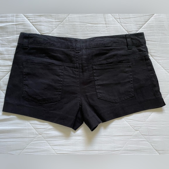 GUESS black shorts - Picture 2 of 10